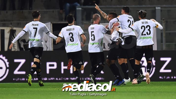 Serie B, Spezia-Livorno 3-0: i ragazzi di Marino piegano i toscani con un tris, caos sugli spalti  Serie B, Spezia-Livorno 3-0: i ragazzi di Marino piegano i toscani con un tris, caos sugli spalti
