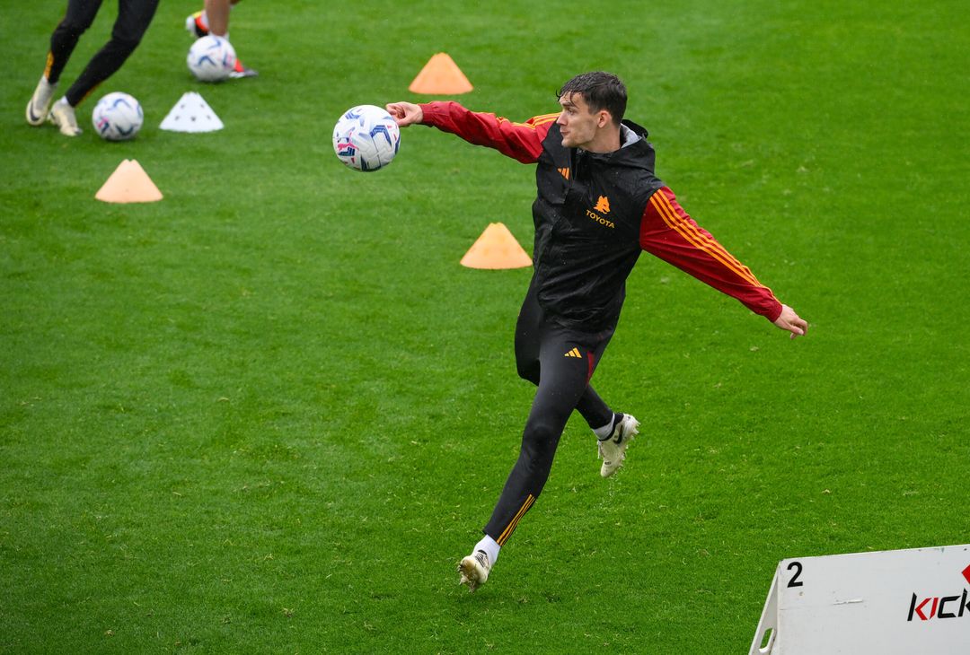 Roma, la ripresa degli allenamenti sotto la pioggia a Trigoria – FOTOGALLERY - immagine 25