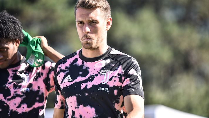 Aron Ramsey Of Juventus FC in action during the Pre-Season Friendly match between Juventus FC and Juventus U21. Juventus FC won 3-1 on August 14, 2019 at Campo Sportivo in Villar Perosa, Italy. Infortunio Ramsey, la Gazzetta: “Si esclude la lesione ma filtra che per il Crotone…” - immagine 1