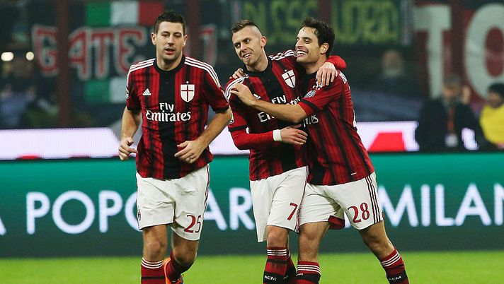 MILAN, ITALY - DECEMBER 14: Giacomo Bonaventura (R) of AC Milan celebrates his goal with his team-mate Jeremy Menez (L) during the Serie A match between AC Milan and SSC Napoli at Stadio Giuseppe Meazza on December 14, 2014 in Milan, Italy. (Photo by Marco Luzzani/Getty Images) MILAN, ITALY - DECEMBER 14: Giacomo Bonaventura (R) of AC Milan celebrates his goal with his team-mate Jeremy Menez (L) during the Serie A match between AC Milan and SSC Napoli at Stadio Giuseppe Meazza on December 14, 2014 in Milan, Italy. (Photo by Marco Luzzani/Getty Images)