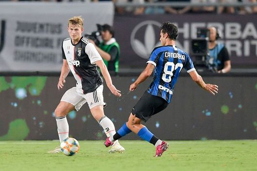 Sarri difende De Ligt: “Ha giocato mentre tutta la squadra faceva male
