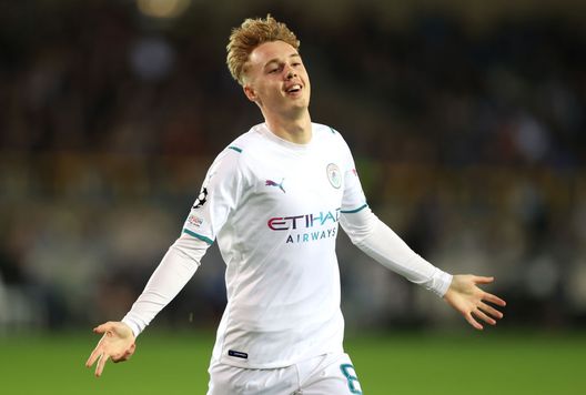 BRUGGE, BELGIUM - OCTOBER 19: Cole Palmer of Manchester City celebrates after scoring their side's fourth goal during the UEFA Champions League group A match between Club Brugge KV and Manchester City at Jan Breydel Stadium on October 19, 2021 in Brugge, Belgium. (Photo by Julian Finney/Getty Images) Palmer, il “golden Boy” che studia da… Foden dopo una carriera a ostacoli - immagine 1