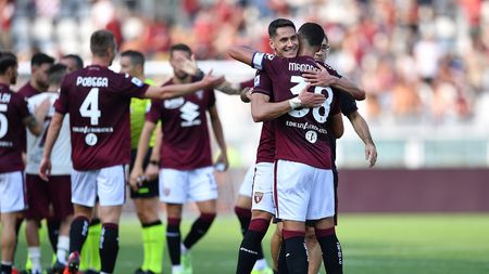 TURIN, ITALY - SEPTEMBER 12: Sasa Lukic (L) of Torino FC celebrates victory with team mate Rolando Mandragora at the end of the Serie A match between Torino FC and US Salernitana at Stadio Olimpico di Torino on September 12, 2021 in Turin, Italy. (Photo by Valerio Pennicino/Getty Images) TURIN, ITALY - SEPTEMBER 12: Sasa Lukic (L) of Torino FC celebrates victory with team mate Rolando Mandragora at the end of the Serie A match between Torino FC and US Salernitana at Stadio Olimpico di Torino on September 12, 2021 in Turin, Italy. (Photo by Valerio Pennicino/Getty Images)