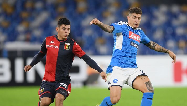 NAPLES, ITALY - NOVEMBER 09: Giovanni Di Lorenzo of SSC Napoli vies with Kevin Agudelo of Genoa CFC during the Serie A match between SSC Napoli and Genoa CFC at Stadio San Paolo on November 09, 2019 in Naples, Italy. (Photo by Francesco Pecoraro/Getty Images) 