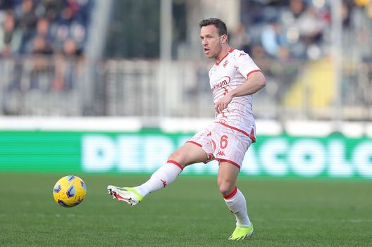 La stagione di Arthur fa contenta la Juventus. Sirene dal Portogallo per il mediano- immagine 2