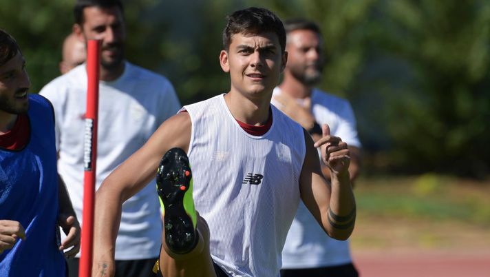 Getty Images Ritiro Roma, primo allenamento in gruppo di Dybala. Presenti i Friedkin - immagine 1