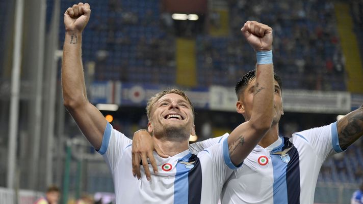 GENOA, ITALY - AUGUST 25:  Ciro Immobile of SS Lazio celebrate a third goal with his team mates during the Serie A match between UC Sampdoria and SS Lazio at Stadio Luigi Ferraris on August 25, 2019 in Genoa, Italy.  (Photo by Marco Rosi/Getty Images) 