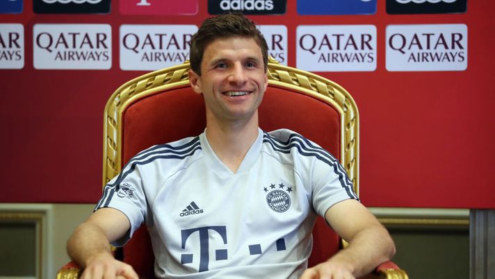 DOHA, QATAR - JANUARY 08: Thomas Mueller talks to journalists during a press conference on day five of the FC Bayern Muenchen winter training camp at Al Aziziyah Boutique Hotel on January 08, 2020 in Doha, Qatar. (Photo by Alex Grimm/Bongarts/Getty Images) DOHA, QATAR - JANUARY 08: Thomas Mueller talks to journalists during a press conference on day five of the FC Bayern Muenchen winter training camp at Al Aziziyah Boutique Hotel on January 08, 2020 in Doha, Qatar. (Photo by Alex Grimm/Bongarts/Getty Images)