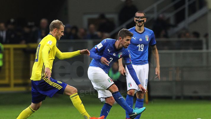 MILAN, ITALY - NOVEMBER 13:  Jorginho of Italy in action during the FIFA 2018 World Cup Qualifier Play-Off: Second Leg between Italy and Sweden at San Siro Stadium on November 13, 2017 in Milan, Sweden.  (Photo by Marco Luzzani/Getty Images) 