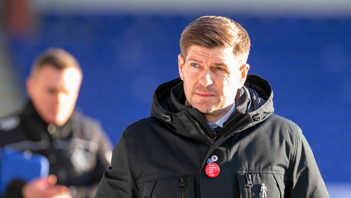 DINGWALL, SCOTLAND - DECEMBER 06: Steven Gerrard, Manager of Rangers looks on during the Ladbrokes Scottish Premiership match between Ross County and Rangers at Global Energy Stadium on December 06, 2020 in Dingwall, Scotland. A limited number of spectators (300) will be in attendance as Covid-19 pandemic restrictions are eased in Scotland. (Photo by Paul Campbell/Getty Images) DINGWALL, SCOTLAND - DECEMBER 06: Steven Gerrard, Manager of Rangers looks on during the Ladbrokes Scottish Premiership match between Ross County and Rangers at Global Energy Stadium on December 06, 2020 in Dingwall, Scotland. A limited number of spectators (300) will be in attendance as Covid-19 pandemic restrictions are eased in Scotland. (Photo by Paul Campbell/Getty Images)