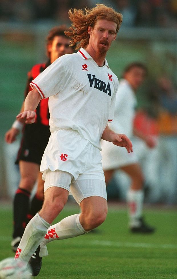 Alexi Lalas con la maglia del Padova nel match contro il Milan del 16 ottobre 1994 Alexi Lalas con la maglia del Padova nel match contro il Milan del 16 ottobre 1994