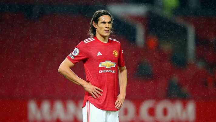 MANCHESTER, ENGLAND - NOVEMBER 21: Edinson Cavani of Manchester United looks on during the Premier League match between Manchester United and West Bromwich Albion at Old Trafford on November 21, 2020 in Manchester, England. Sporting stadiums around the UK remain under strict restrictions due to the Coronavirus Pandemic as Government social distancing laws prohibit fans inside venues resulting in games being played behind closed doors. (Photo by Alex Livesey/Getty Images) MANCHESTER, ENGLAND - NOVEMBER 21: Edinson Cavani of Manchester United looks on during the Premier League match between Manchester United and West Bromwich Albion at Old Trafford on November 21, 2020 in Manchester, England. Sporting stadiums around the UK remain under strict restrictions due to the Coronavirus Pandemic as Government social distancing laws prohibit fans inside venues resulting in games being played behind closed doors. (Photo by Alex Livesey/Getty Images)