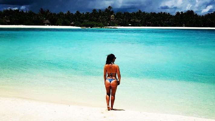 Maldive, i Vardy festeggiano la convocazione: scatto della moglie in perizoma 