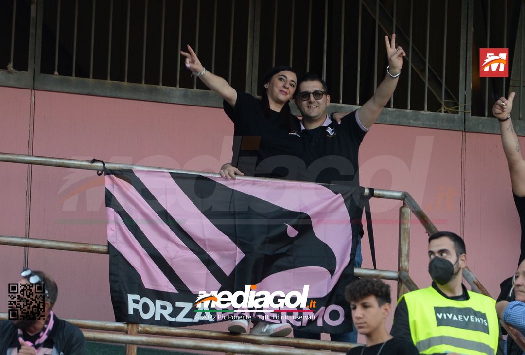Fototifo, i tifosi allo stadio per Palermo-Virtus Entella 2-2 (gallery) - immagine 71