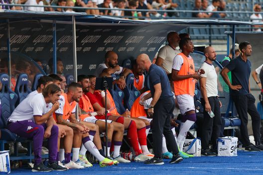 GERMOGLI PH: 21 AGOSTO 2022 EMPOLI STADIO CARLO CASTELLANI SERIE A EMPOLI VS FIORENTINA NELLA FOTO MISTER VINCENZO ITALIANO Una settimana…Viola! Italiano si gioca tanto tra Twente, Napoli e mercato- immagine 2