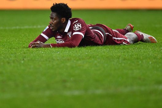  TURIN, ITALY - DECEMBER 21: Ola Aina of Torino FC looks dejected during the Serie A match between Torino FC and SPAL at Stadio Olimpico di Torino on December 21, 2019 in Turin, Italy. (Photo by Valerio Pennicino/Getty Images) 