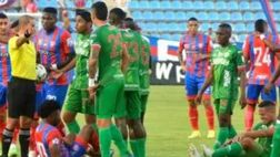 Colombia, la squadra perde e i tifosi cambiano idea: tifano per gli avversari…