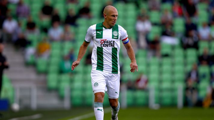 GRONINGEN, NETHERLANDS - SEPTEMBER 13:  Arjen Robben of Football Club Groningen in action during the Dutch Eredivisie match between FC Groningen and PSV Eindhoven at Hitachi Capital Mobility Stadion on September 13, 2020 in Groningen, Netherlands. (Photo by Dean Mouhtaropoulos/Getty Images) 