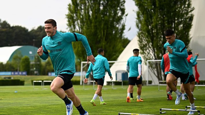 Getty Sky – Inter in campo verso Bologna: affaticamento muscolare per Gosens, le ultime da Appiano - immagine 1