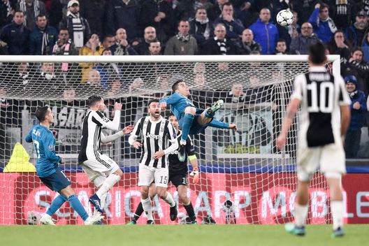 TURIN, ITALY - APRIL 03: Cristiano Ronaldo of Real Madrid scores 0-2 goal during the UEFA Champions League Quarter Final Leg One match between Juventus and Real Madrid at Allianz Stadium on April 3, 2018 in Turin, Italy. (Photo by Daniele Badolato - Juventus FC/Juventus FC via Getty Images) TURIN, ITALY - APRIL 03: Cristiano Ronaldo of Real Madrid scores 0-2 goal during the UEFA Champions League Quarter Final Leg One match between Juventus and Real Madrid at Allianz Stadium on April 3, 2018 in Turin, Italy. (Photo by Daniele Badolato - Juventus FC/Juventus FC via Getty Images)