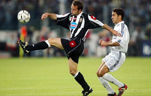 Alessandro Birindelli in azione ai tempi della Juventus Alessandro Birindelli in azione ai tempi della Juventus