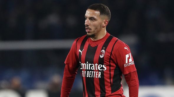 Ismaël Bennacer (centrocampista AC Milan) qui durante Napoli-Milan 0-1 (Serie A 2021-2022) | News (Getty Images) Ismaël Bennacer AC Milan Napoli-Milan 0-1 Serie A 2021-2022