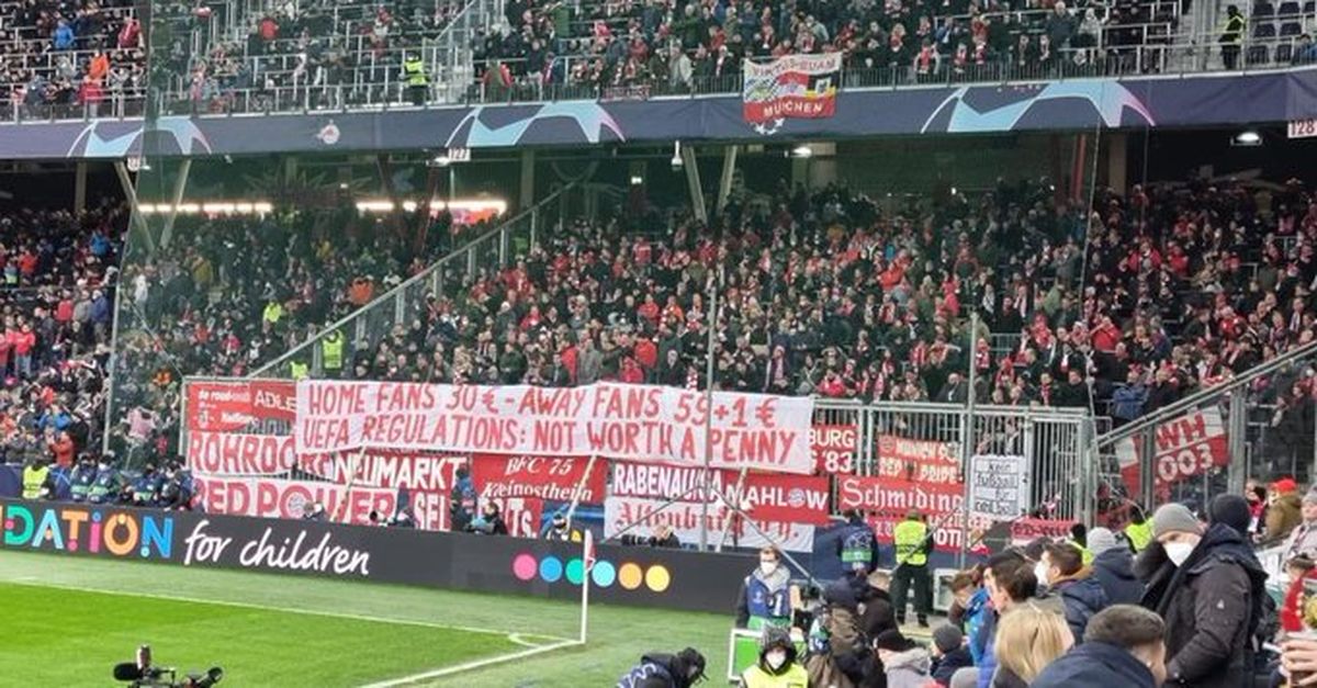 “Ridateci I 60 Euro”, La Protesta Dei Tifosi Del Bayern A Lipsia In ...