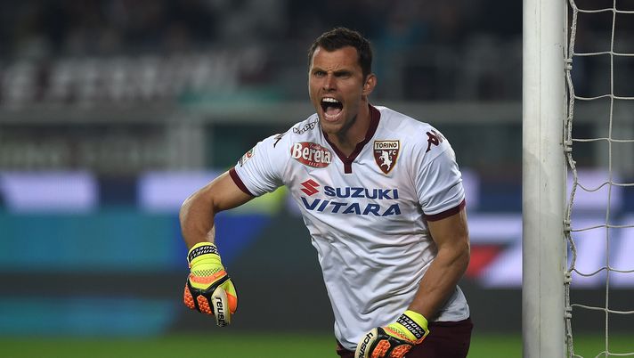 TURIN, ITALY - MAY 08: Daniele Padelli of Torino FC reacts during the Serie A match between Torino FC and SSC Napoli at Stadio Olimpico di Torino on May 8, 2016 in Turin, Italy. (Photo by Valerio Pennicino/Getty Images) TURIN, ITALY - MAY 08: Daniele Padelli of Torino FC reacts during the Serie A match between Torino FC and SSC Napoli at Stadio Olimpico di Torino on May 8, 2016 in Turin, Italy. (Photo by Valerio Pennicino/Getty Images)
