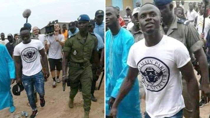 Sadio Mané in uno dei suoi tanti viaggi di beneficenza in Senegal Sadio Mané in uno dei suoi tanti viaggi di beneficenza in Senegal