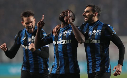 BERGAMO, ITALY - JANUARY 15: Jeremie Boga (C) of Atalanta BC celebrates with teammates Davide Zappacosta and Rafael Toloi after scoring the team's first goal during the Serie A match between Atalanta BC and Salernitana at Gewiss Stadium on January 15, 2023 in Bergamo, Italy. (Photo by Emilio Andreoli/Getty Images) Boga