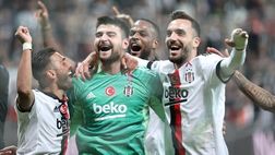 Rigore parato, trionfo assicurato: il portiere del Besiktas eroe del derby