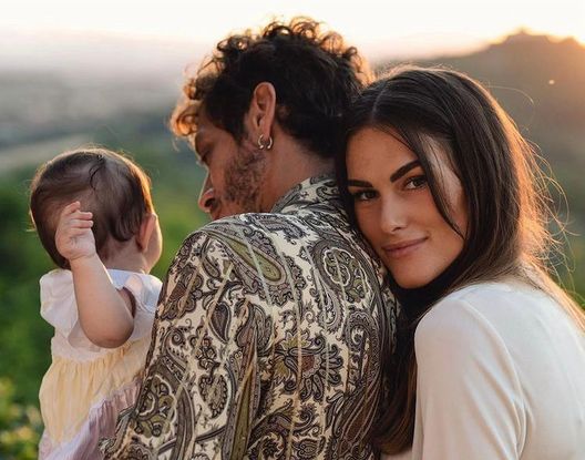 Il fotomontaggio della bimba fa arrabbiare la compagna di Rossi: “Un genio del male…” - immagine 1