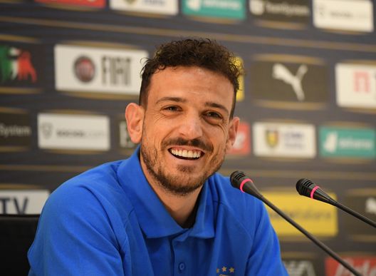 FLORENCE, ITALY - MAY 28: Alessandro Florenzi of Italy speaks with the media during press conference at Centro Tecnico Federale di Coverciano on May 28, 2022 in Florence, Italy. (Photo by Claudio Villa/Getty Images) Conference League, tutti la vogliono. Florenzi: “Avrei festeggiato in incognito”- immagine 2