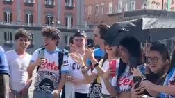 A Napoli un gruppo di tifosi azzurri prende in giro la Juve: il coro intonato