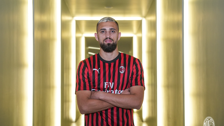 Léo Duarte, nuovo difensore del Milan (credits: acmilan.com) 