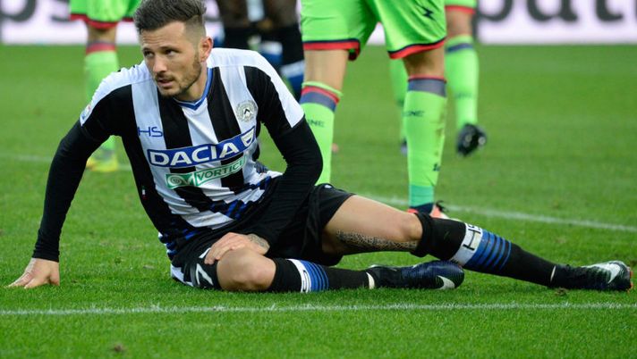 UDINE, ITALY - DECEMBER 18: Cyril Thereau of Udinese Calcio looks on during the Serie A match between Udinese Calcio and FC Crotone at Stadio Friuli on December 18, 2016 in Udine, Italy. (Photo by Dino Panato/Getty Images) Udinese, preoccupa l’infortunio di Thereau: le ultime sul suo rientro - immagine 1
