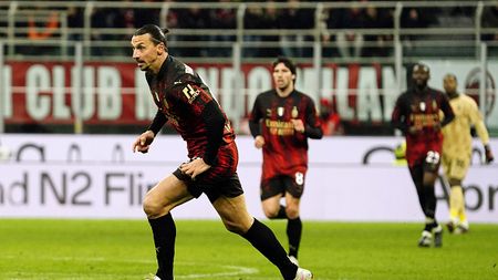 MILAN, ITALY - FEBRUARY 26: Zlatan Ibrahimovic of AC Milan in action during the Serie A match between AC MIlan and Atalanta BC at Stadio Giuseppe Meazza on February 26, 2023 in Milan, Italy. (Photo by Pier Marco Tacca/AC Milan via Getty Images)