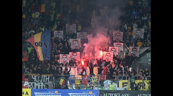 Cori sulla Serbia e Romania-Bosnia si trasforma in un derby: disordini sugli spalti- immagine 2