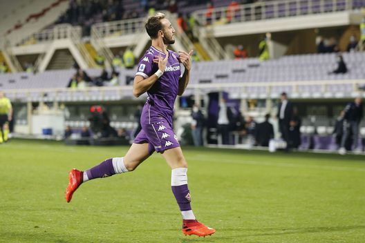  FLORENCE, ITALY - OCTOBER 25: Gaetano Castrovilli of ACF Fiorentina celebrates after scoring a goal during the Serie A match between ACF Fiorentina and Udinese Calcio at Stadio Artemio Franchi on October 25, 2020 in Florence, Italy. (Photo by Gabriele Maltinti/Getty Images) 