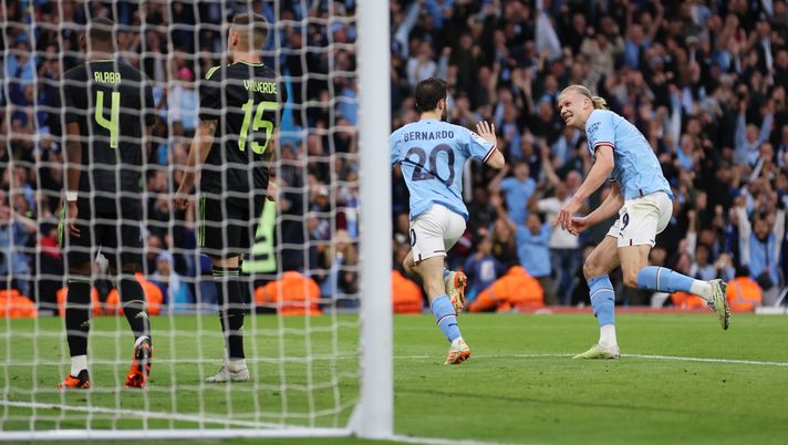 MANCHESTER, ENGLAND - MAY 17: Bernardo Silva of Manchester City celebrates after scoring the team's second goal during the UEFA Champions League semi-final second leg match between Manchester City FC and Real Madrid at Etihad Stadium on May 17, 2023 in Manchester, England. (Photo by Clive Brunskill/Getty Images) Bournemouth-Manchester City