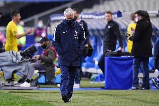 PARIS, FRANCE - MARCH 24: Didier Deschamps, Head Coach of France looks dejected following the FIFA World Cup 2022 Qatar qualifying match between France and Ukraine on March 24, 2021 in Paris, France. Sporting stadiums around France remain under strict restrictions due to the Coronavirus Pandemic as Government social distancing laws prohibit fans inside venues resulting in games being played behind closed doors. (Photo by Aurelien Meunier/Getty Images) PARIS, FRANCE - MARCH 24: Didier Deschamps, Head Coach of France looks dejected following the FIFA World Cup 2022 Qatar qualifying match between France and Ukraine on March 24, 2021 in Paris, France. Sporting stadiums around France remain under strict restrictions due to the Coronavirus Pandemic as Government social distancing laws prohibit fans inside venues resulting in games being played behind closed doors. (Photo by Aurelien Meunier/Getty Images)