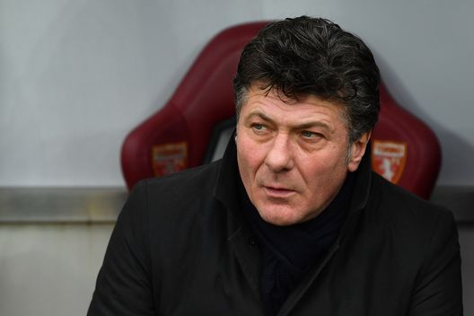 TURIN, ITALY - MARCH 18: Torino FC head coach Walter Mazzari looks on during the serie A match between Torino FC and ACF Fiorentina at Stadio Olimpico di Torino on March 18, 2018 in Turin, Italy. (Photo by Valerio Pennicino/Getty Images) TURIN, ITALY - MARCH 18: Torino FC head coach Walter Mazzari looks on during the serie A match between Torino FC and ACF Fiorentina at Stadio Olimpico di Torino on March 18, 2018 in Turin, Italy. (Photo by Valerio Pennicino/Getty Images)