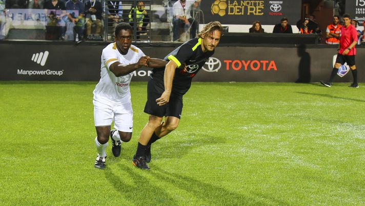 Foto Fabio Rossi/AS Roma/LaPresse
02/06/2019 Roma (Italia)
Sport Calcio
La notte dei Re - Centrale del tennis
Nella foto: Francesco Totti; Seedorf


Photo Fabio Rossi/AS Roma/LaPresse
02/06/2019 Rome (Italy)
Sport Soccer
La notte dei Re - Centrale del tennis
In the pic: Francesco Totti; Seedorf 