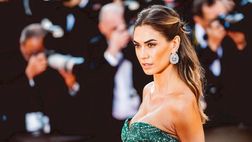 Melissa Satta incanta negli studi di Sky Sport: le immagini dell’ultimo outfit