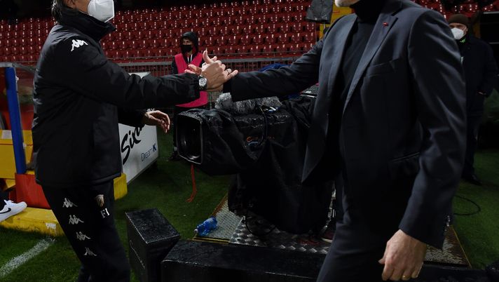 BENEVENTO, ITALY - JANUARY 03: Filippo Inzaghi, head coach of Benevento interacts with Stefano Pioli, manager of AC Milan ahead of the Serie A match between Benevento Calcio and AC Milan at Stadio Ciro Vigorito on January 03, 2021 in Benevento, Italy. Sporting stadiums around Italy remain under strict restrictions due to the Coronavirus Pandemic as Government social distancing laws prohibit fans inside venues resulting in games being played behind closed doors. (Photo by Francesco Pecoraro/Getty Images) BENEVENTO, ITALY - JANUARY 03: Filippo Inzaghi, head coach of Benevento interacts with Stefano Pioli, manager of AC Milan ahead of the Serie A match between Benevento Calcio and AC Milan at Stadio Ciro Vigorito on January 03, 2021 in Benevento, Italy. Sporting stadiums around Italy remain under strict restrictions due to the Coronavirus Pandemic as Government social distancing laws prohibit fans inside venues resulting in games being played behind closed doors. (Photo by Francesco Pecoraro/Getty Images)