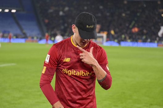 Dybala (Photo by Fabio Rossi/AS Roma via Getty Images) Roma-Genoa 1-0, Dybala manda avanti i giallorossi. Sfida col Napoli ai quarti?- immagine 2
