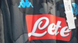 Napoli Parma, debutta la nuova maglia con la mappa dei quartieri della città