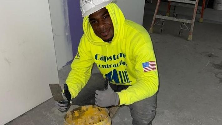 Ecuador, ha giocato in 14 squadre e somigliava a Balotelli: adesso fa il muratore negli Usa… Ecuador, ha giocato in 14 squadre e somigliava a Balotelli: adesso fa il muratore negli Usa… - immagine 1