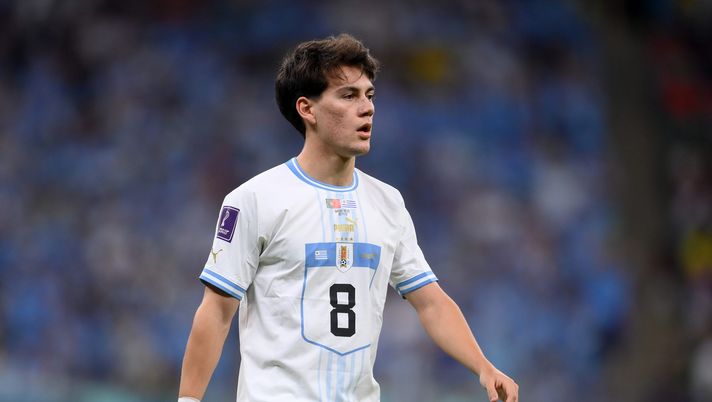 LUSAIL CITY, QATAR - NOVEMBER 28: Facundo Pellistri of Uruguay looks on during the FIFA World Cup Qatar 2022 Group H match between Portugal and Uruguay at Lusail Stadium on November 28, 2022 in Lusail City, Qatar. (Photo by Laurence Griffiths/Getty Images) Cor Sport – Zerbin o Pellistri - immagine 1