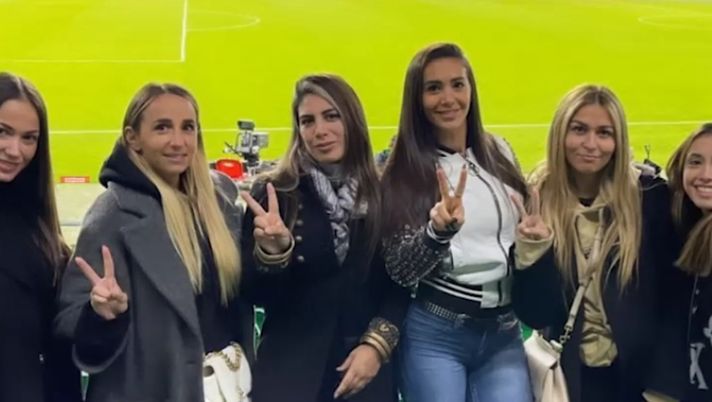 C’eravamo anche noi: le mogli argentine del Siviglia “infiltrate” al derby contro il Betis - immagine 1